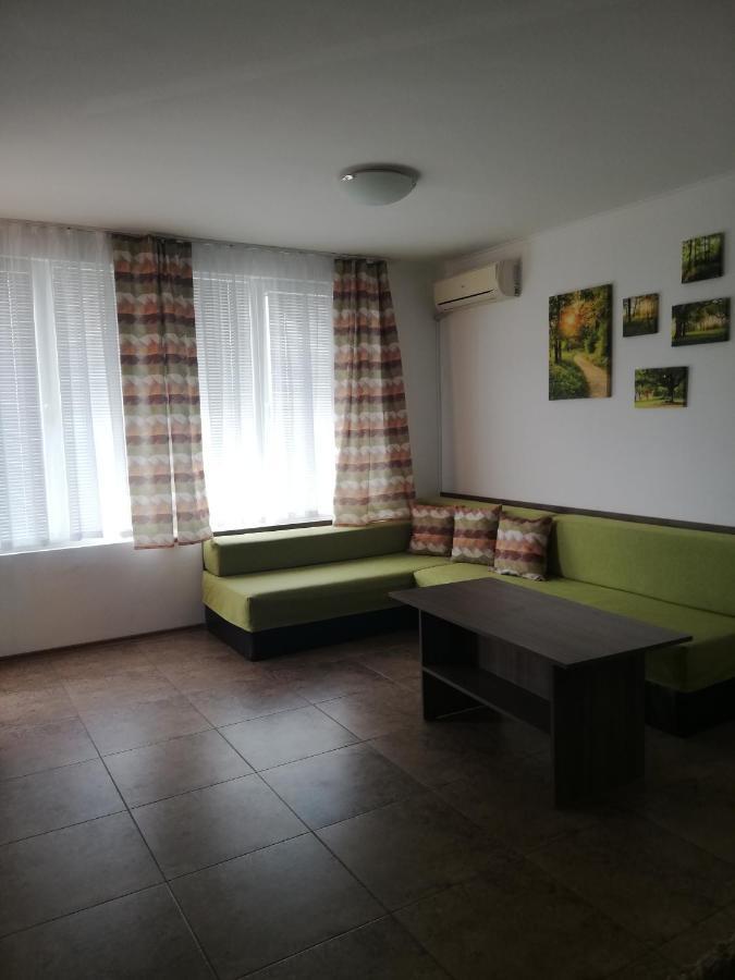 פומורי Apartamenti Zhelezovi מראה חיצוני תמונה
