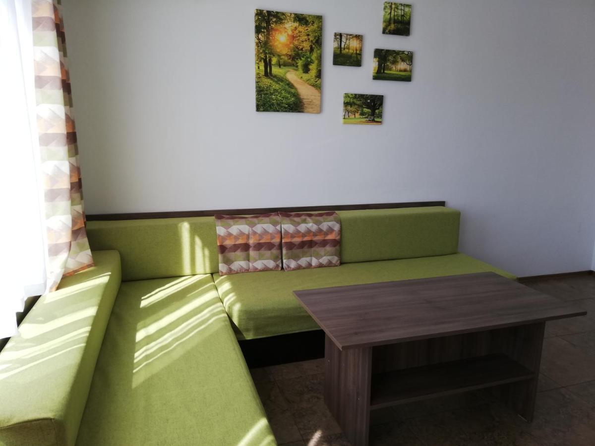 פומורי Apartamenti Zhelezovi מראה חיצוני תמונה