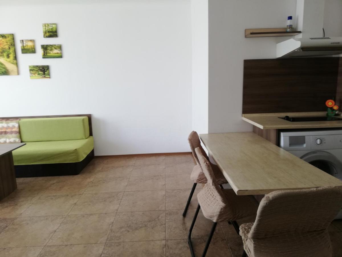פומורי Apartamenti Zhelezovi מראה חיצוני תמונה