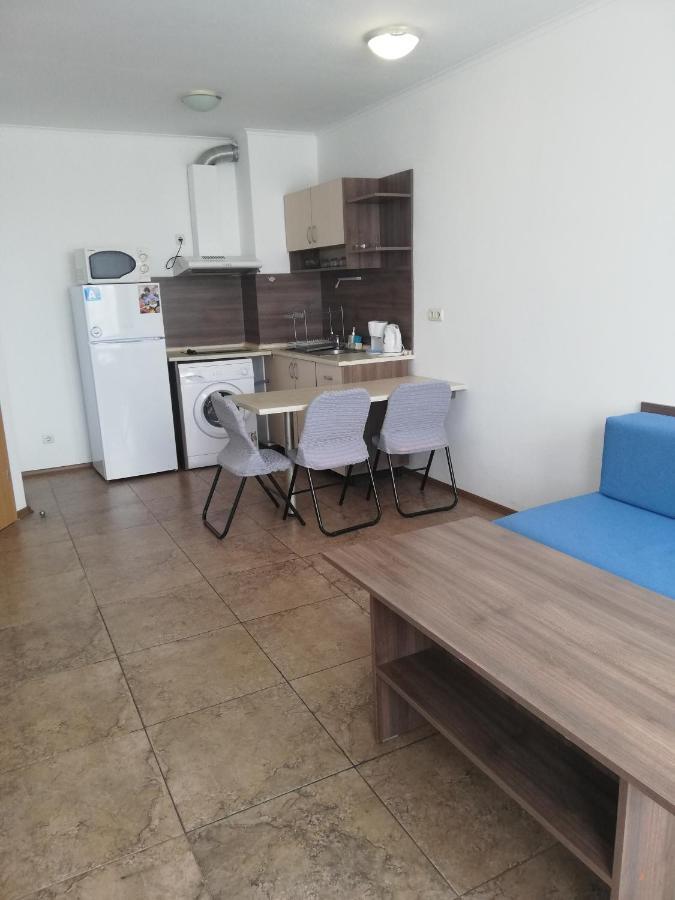 פומורי Apartamenti Zhelezovi מראה חיצוני תמונה