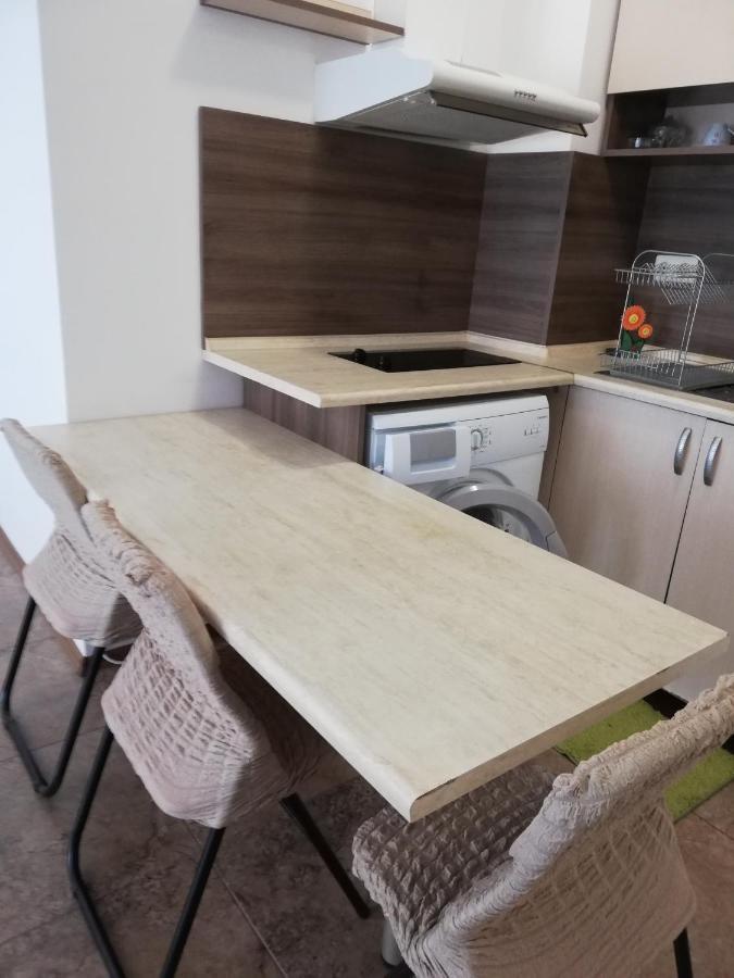 פומורי Apartamenti Zhelezovi מראה חיצוני תמונה