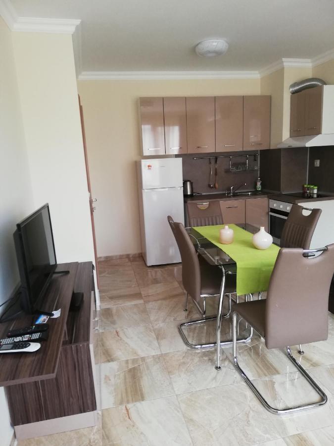פומורי Apartamenti Zhelezovi מראה חיצוני תמונה