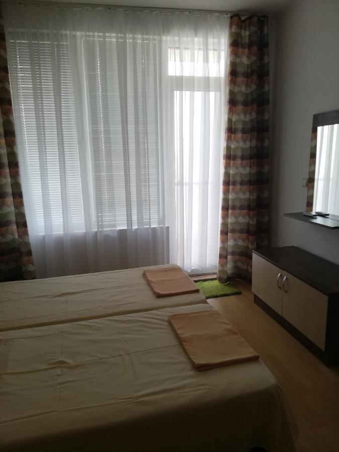 פומורי Apartamenti Zhelezovi מראה חיצוני תמונה